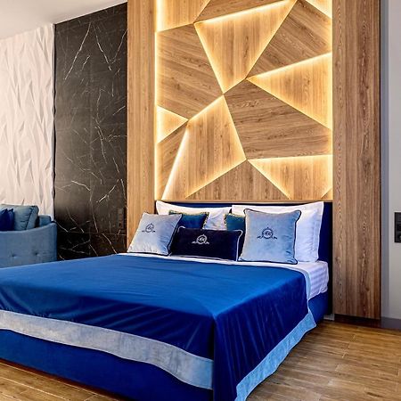 Central Family Boutique Apartments 2 Lviv Dış mekan fotoğraf