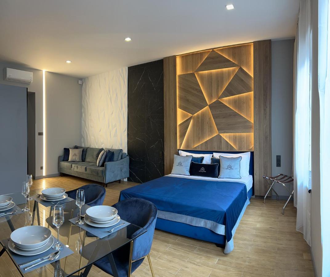 Central Family Boutique Apartments 2 Lviv Dış mekan fotoğraf