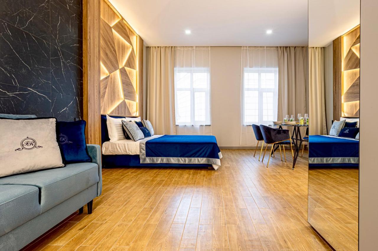 Central Family Boutique Apartments 2 Lviv Dış mekan fotoğraf
