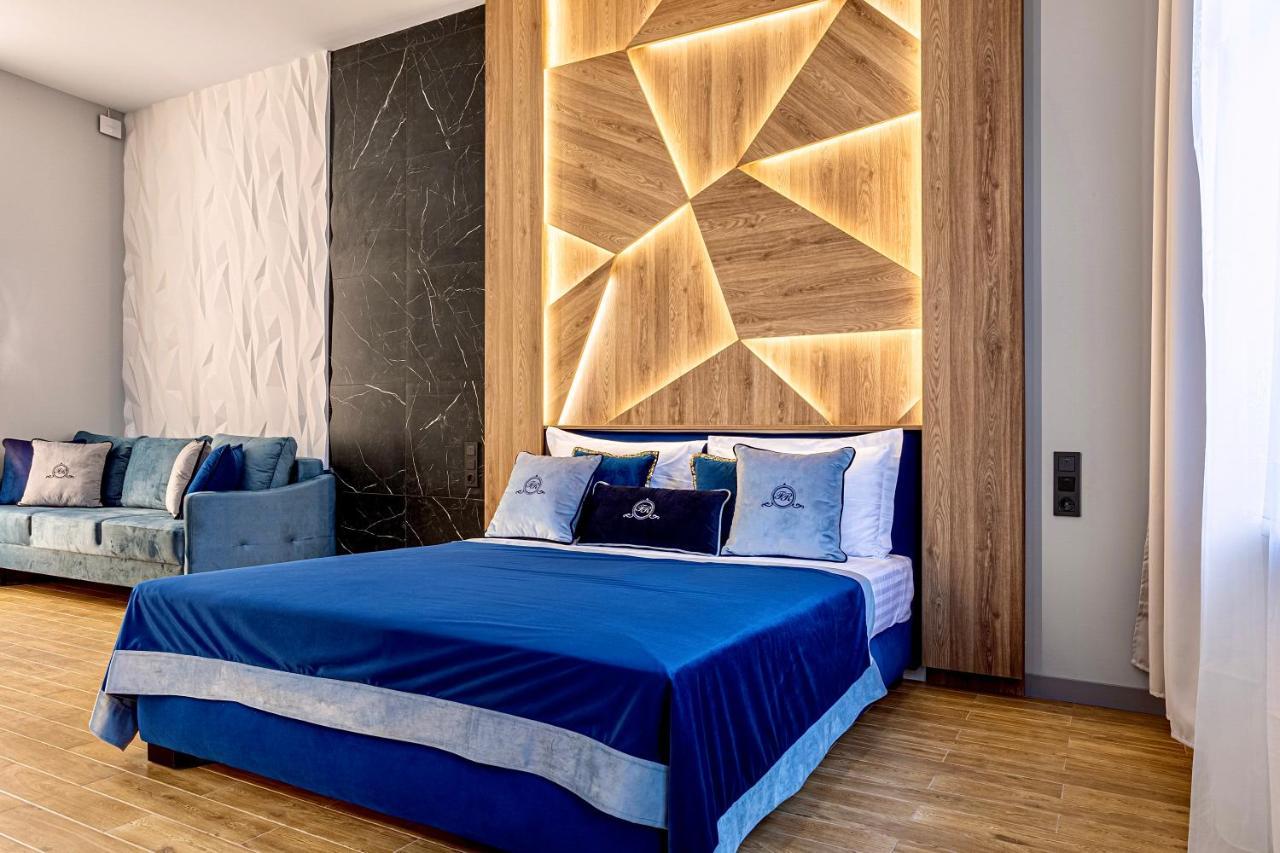 Central Family Boutique Apartments 2 Lviv Dış mekan fotoğraf