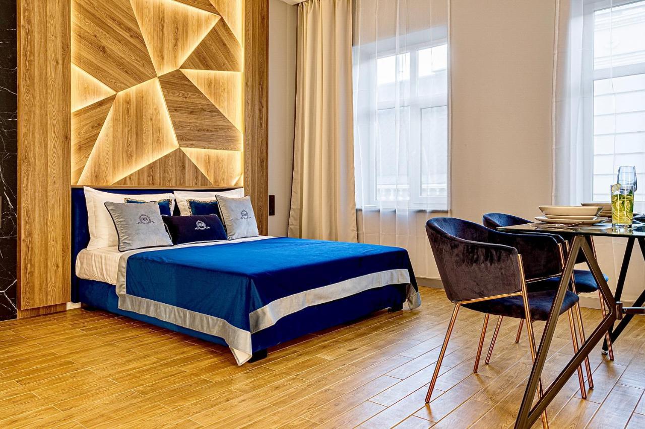 Central Family Boutique Apartments 2 Lviv Dış mekan fotoğraf
