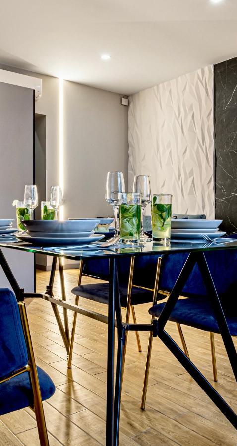 Central Family Boutique Apartments 2 Lviv Dış mekan fotoğraf