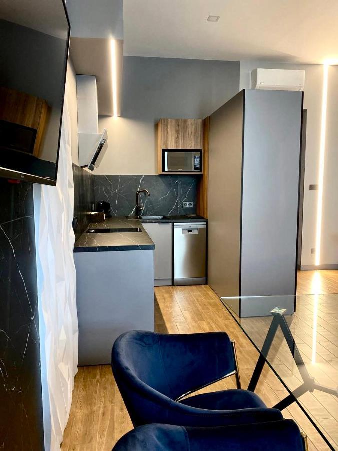 Central Family Boutique Apartments 2 Lviv Dış mekan fotoğraf