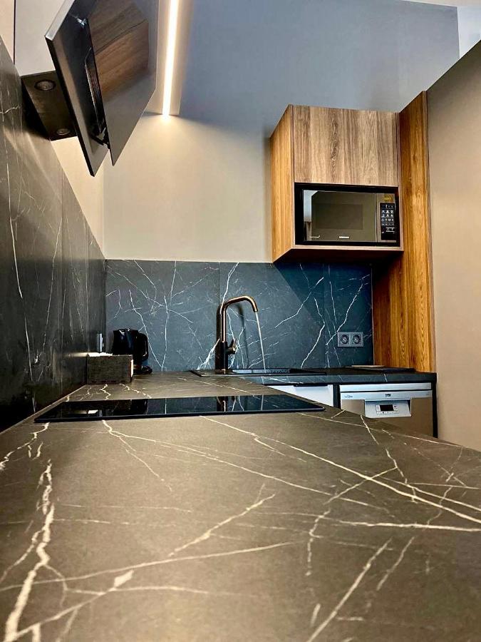 Central Family Boutique Apartments 2 Lviv Dış mekan fotoğraf