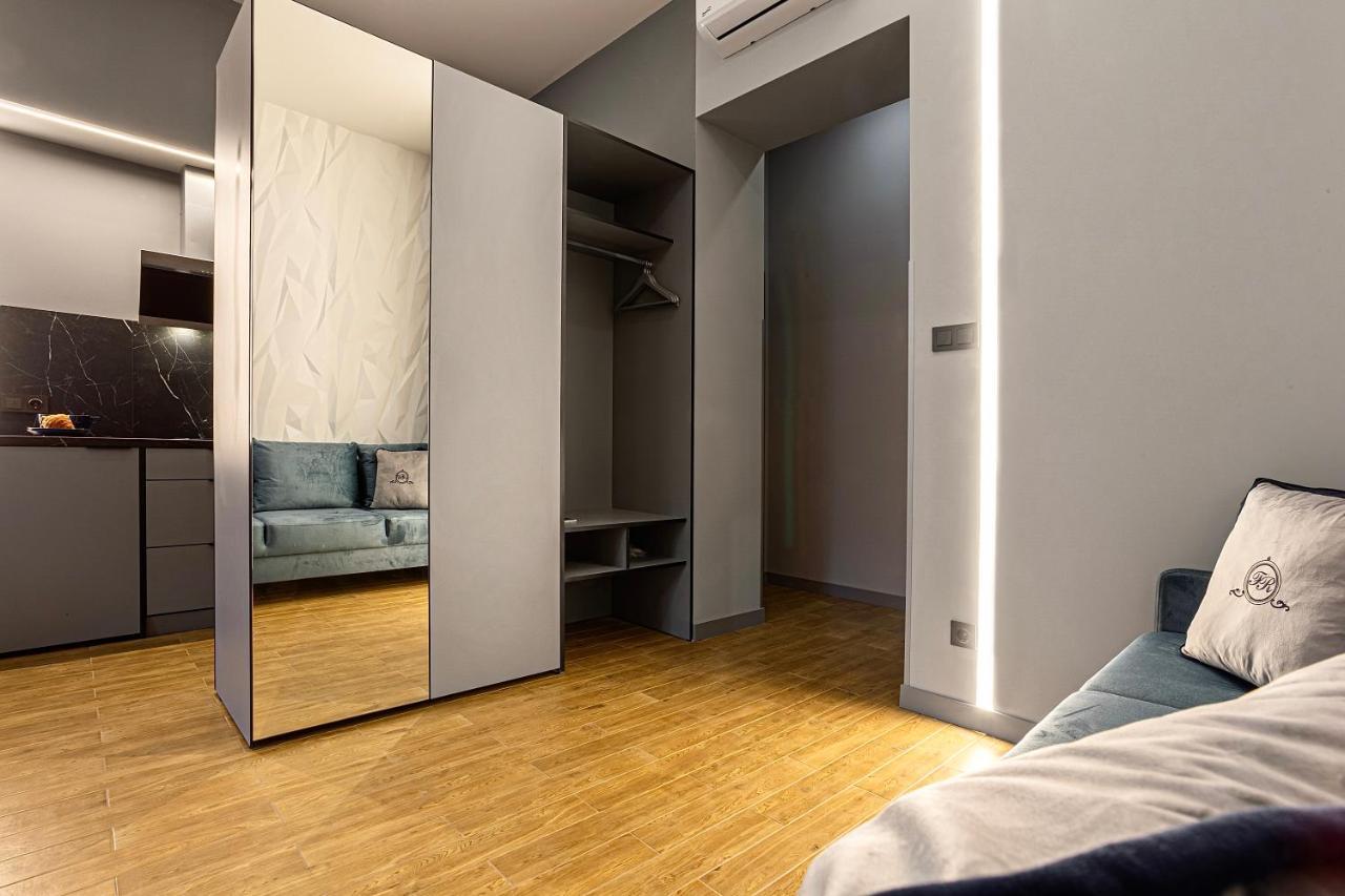 Central Family Boutique Apartments 2 Lviv Dış mekan fotoğraf